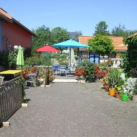 Grosse In Mit Grossem Garten Apartment